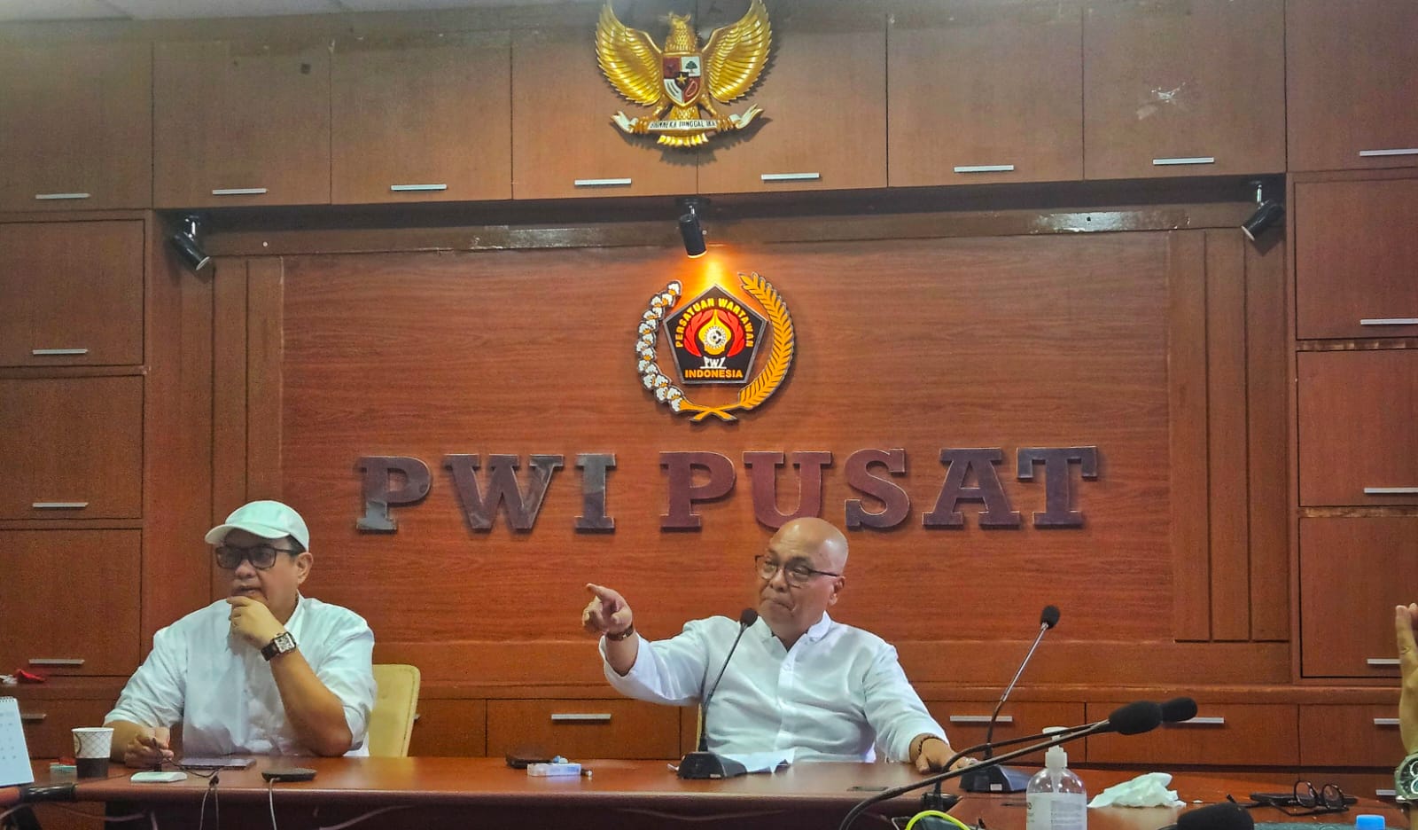 PWI Pusat Prihatin Pencabutan Kartu Liputan Istana Wartawan CNN Indonesia