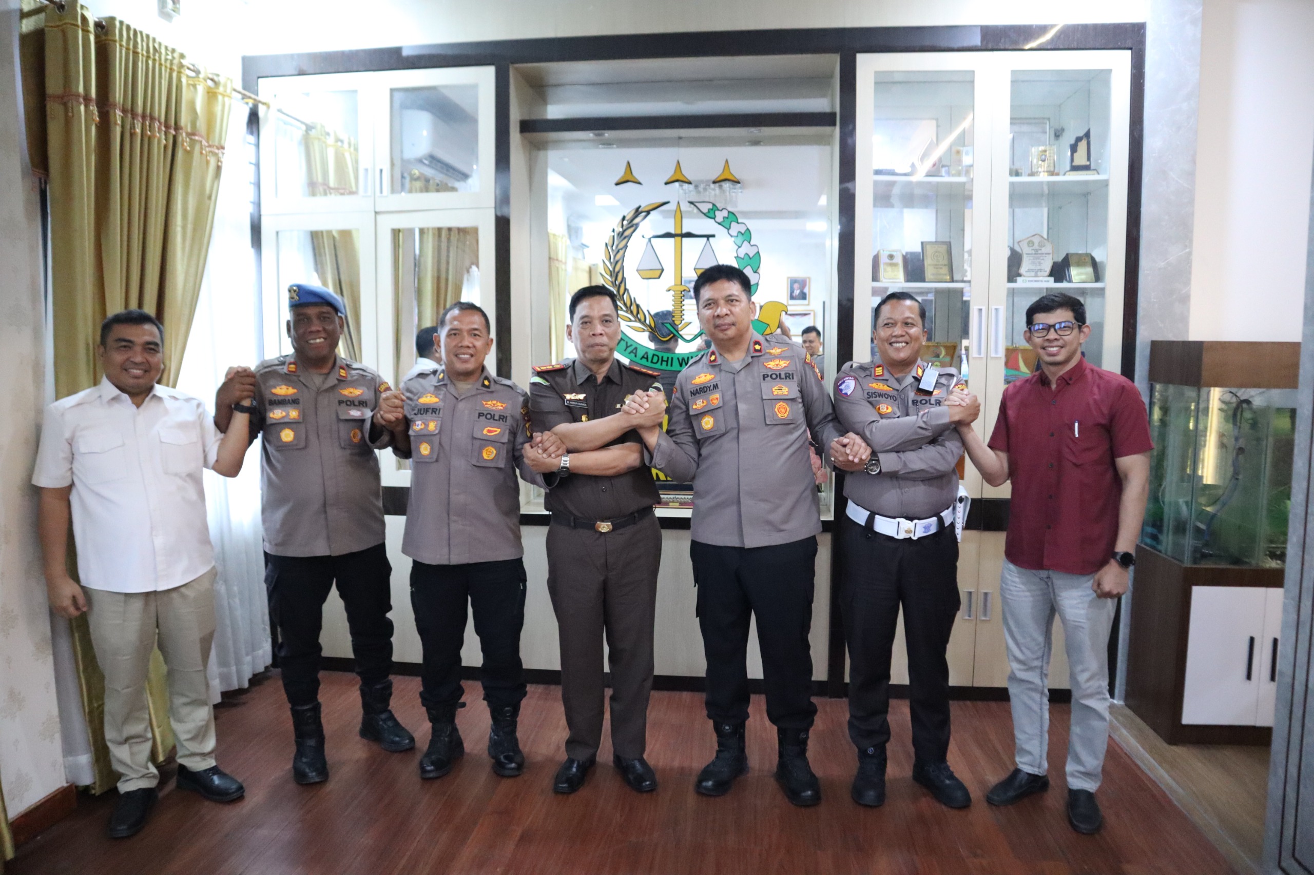 Polres Kuansing dan Kejari Kuansing Perkuat Sinergitas, Teguhkan Komitmen Penegakan Hukum dan Pelayanan Terbaik kepada Masyarakat
